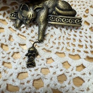 P83 Bronze Cat and Mouse Brooch